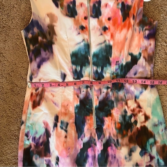 Elie Tahari Watercolor Bodycon Lined Mini Dress Size 6 - Picture 6 of 16